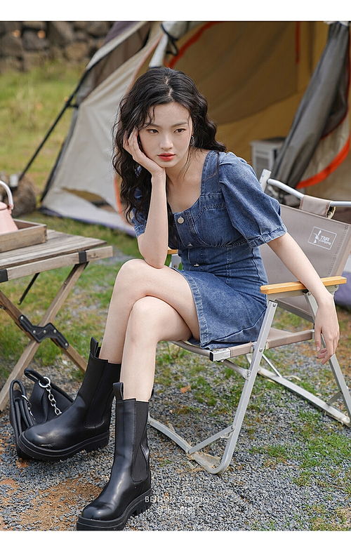 復古氣質風牛仔連衣裙 模特Kiki演繹短款時尚大片